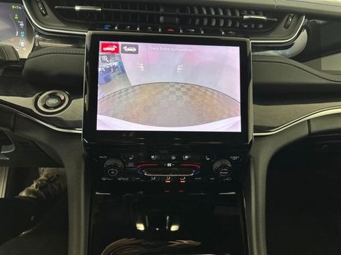 Used 2022 Jeep Grand Cherokee Trailhawk AWD/4WD image 22