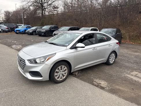 Used 2019 Hyundai Accent SE image 4