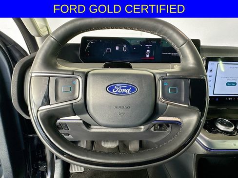 Certified 2025 Ford Expedition Max Platinum image 11