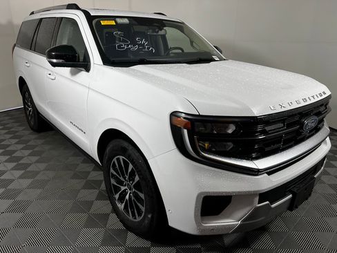 Used 2025 Ford Expedition Platinum AWD/4WD image 3