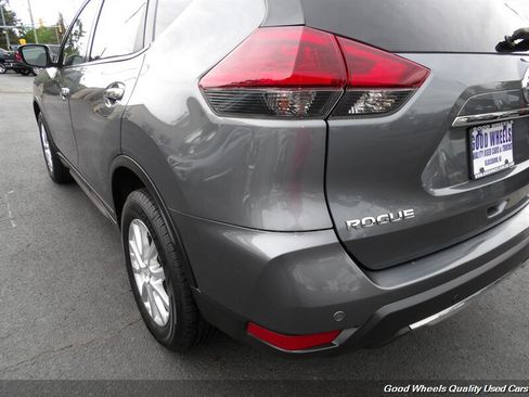Used 2020 Nissan Rogue SV AWD/4WD image 9