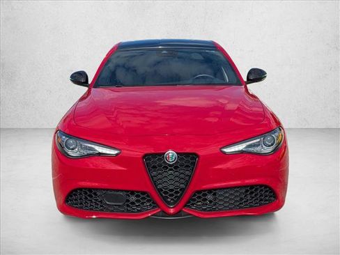 Used 2023 Alfa Romeo Giulia Veloce image 2