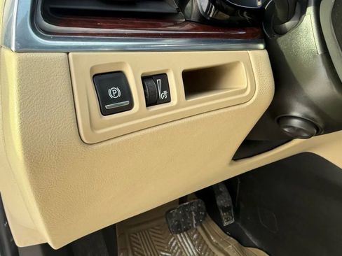 Used 2017 Cadillac XT5 Luxury image 18