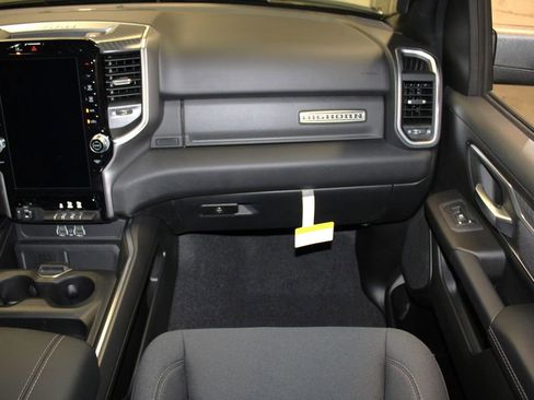 New 2026 RAM 1500 4x4 Crew Cab image 29