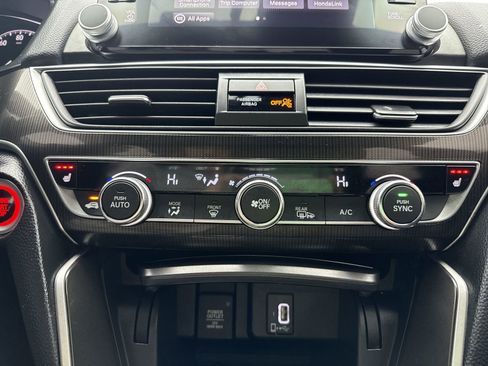 Used 2018 Honda Accord Sport image 18