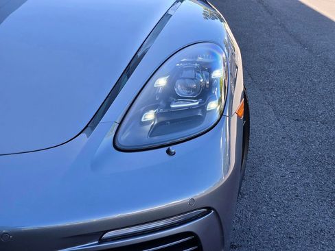 Used 2025 Porsche 718 Boxster image 12