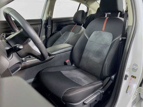 Certified 2022 Nissan Sentra SR w/ Midnight Edition image 17