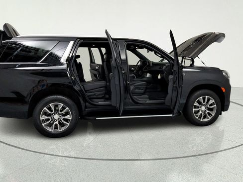 Certified 2023 Chevrolet Tahoe LT w/ Luxury Package AWD/4WD image 13