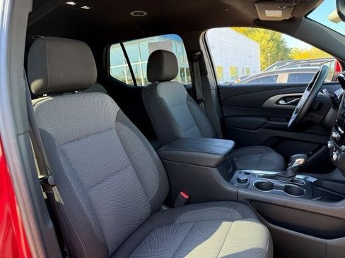 Used 2023 Chevrolet Traverse LT image 24