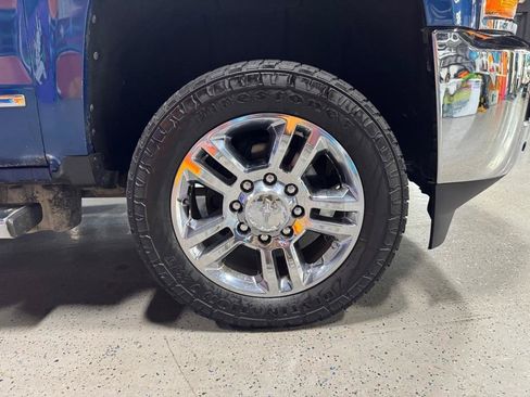Used 2016 Chevrolet Silverado 2500 High Country w/ Duramax Plus Package AWD/4WD image 28