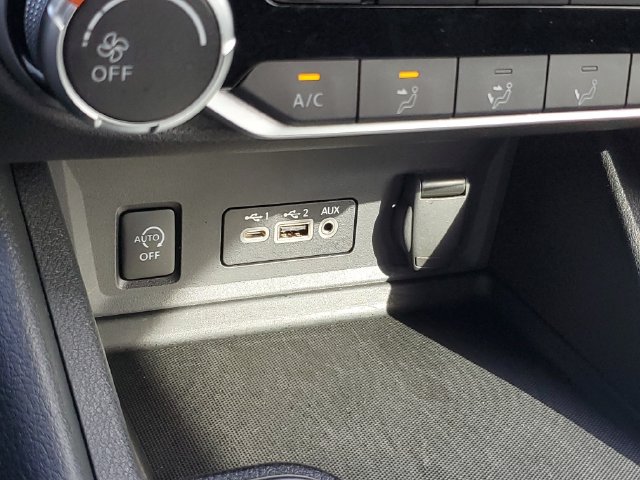 Certified 2025 Nissan Sentra SV FWD image 28