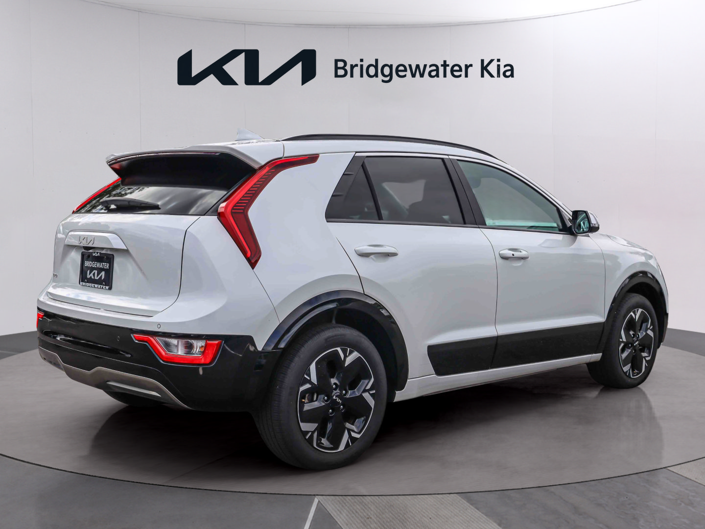 Used 2024 Kia Niro Wind w/ Wind Preserve Package FWD image 6