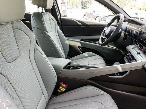 New 2026 Hyundai Elantra Limited image 19