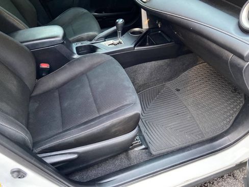 Used 2013 Toyota RAV4 XLE image 12