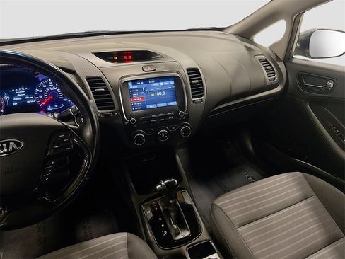 Used 2017 Kia Forte S w/ S Technology Package image 27