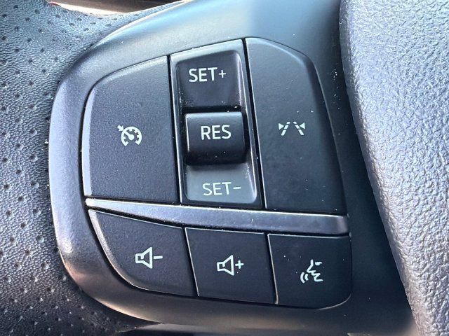 Used 2025 Ford Escape ST-Line FWD image 24