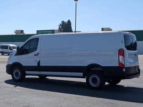 Used 2023 Ford Transit 250 Low Roof RWD image 5