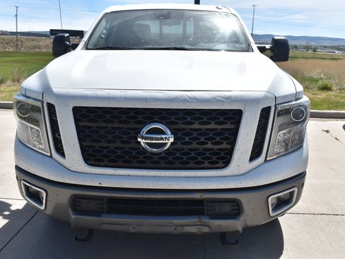 Used 2017 Nissan Titan PRO-4X AWD/4WD image 2