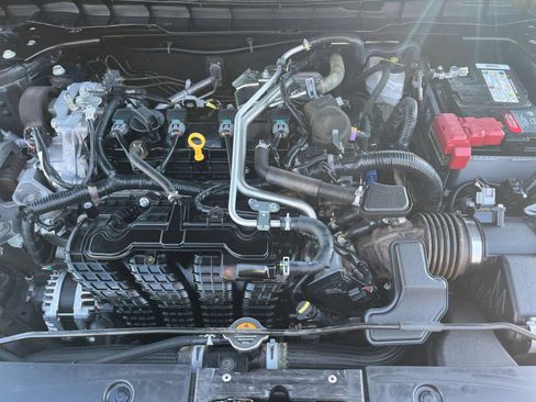 Used 2025 Nissan Altima 2.5 SV FWD image 33