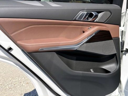 New 2026 BMW X5 xDrive40i w/ M Sport Package image 10