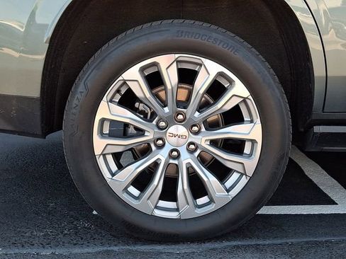 Used 2024 GMC Yukon Denali AWD/4WD image 13