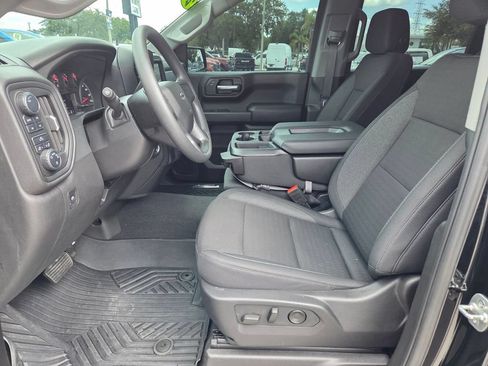 Used 2025 Chevrolet Silverado 1500 Custom Trail Boss AWD/4WD image 5