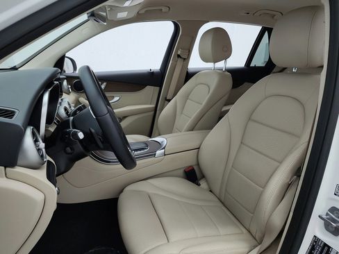 Used 2021 Mercedes-Benz GLC 300 image 13