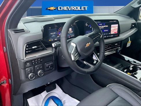 New 2025 Chevrolet Suburban Premier w/ Sun And Tow Package image 7