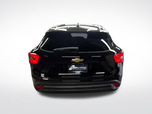 Used 2026 Chevrolet Trax LS w/ LS Convenience Package FWD image 11
