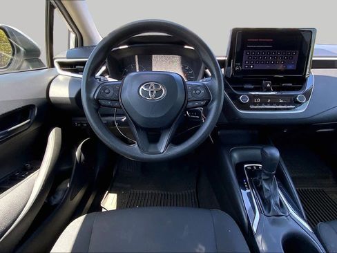 Used 2023 Toyota Corolla LE FWD image 5