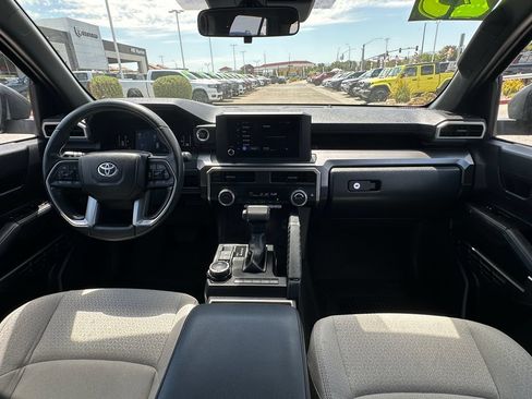 Used 2025 Toyota 4Runner SR5 AWD/4WD image 23