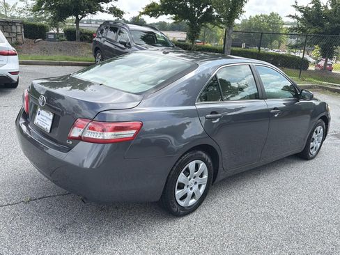 Used 2010 Toyota Camry LE FWD image 7