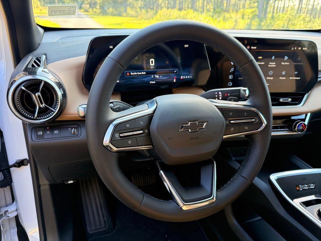 New 2027 Chevrolet Equinox ACTIV w/ Safety and Technology Package FWD image 17