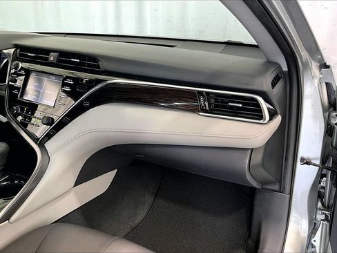 Used 2018 Toyota Camry LE FWD image 16