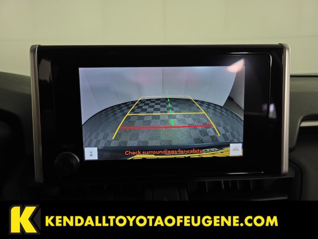 Used 2025 Toyota RAV4 XLE AWD/4WD image 19
