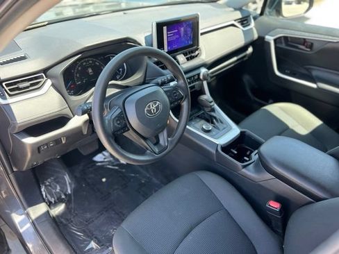 Used 2024 Toyota RAV4 LE AWD/4WD image 15