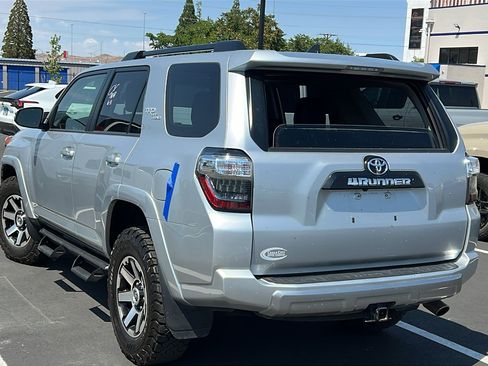 Used 2021 Toyota 4Runner TRD Off-Road Premium w/ Moonroof Package AWD/4WD image 2