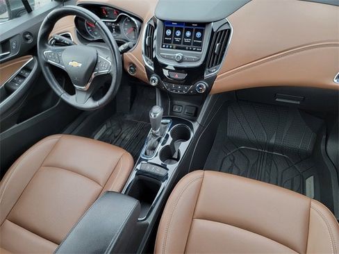 Used 2019 Chevrolet Cruze Diesel w/ Sun And Sound Package image 39