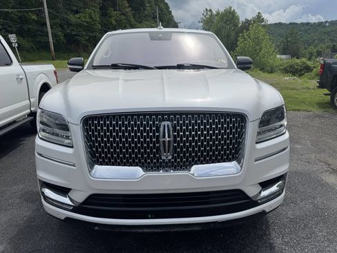 Used 2018 Lincoln Navigator Reserve w/ Technology Package AWD/4WD image 3