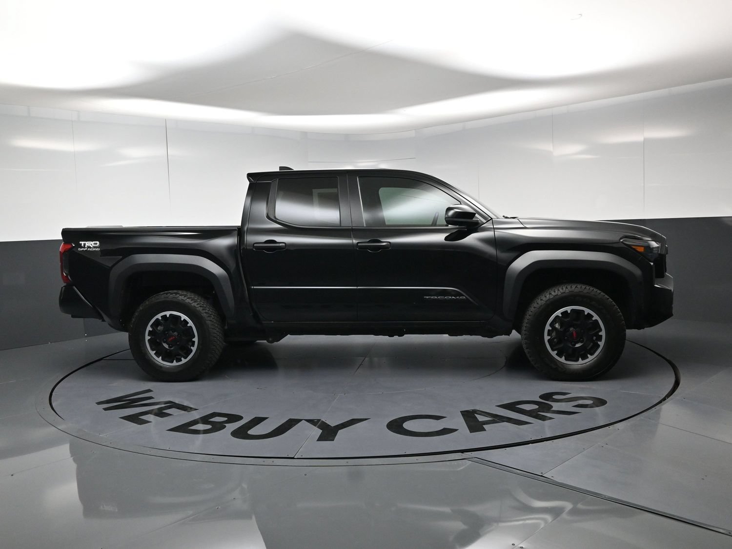 Used 2024 Toyota Tacoma TRD Off-Road AWD/4WD image 10