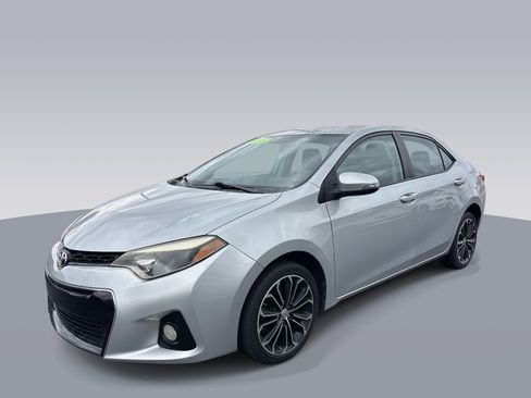 Used 2015 Toyota Corolla S Plus image 4