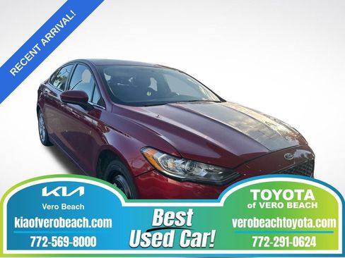 Used 2017 Ford Fusion SE w/ Fusion SE Technology Package image 1