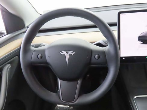 Used 2025 Tesla Model Y Long Range AWD/4WD image 10
