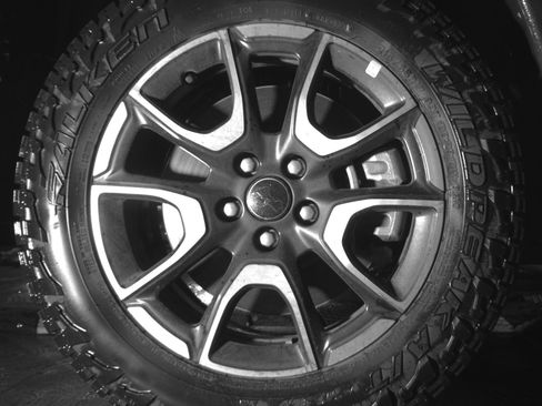 Used 2025 Jeep Compass Trailhawk AWD/4WD image 13