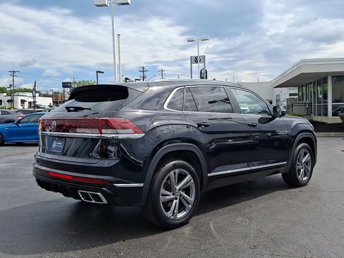 Certified 2024 Volkswagen Atlas Cross Sport SEL R-Line AWD/4WD image 6