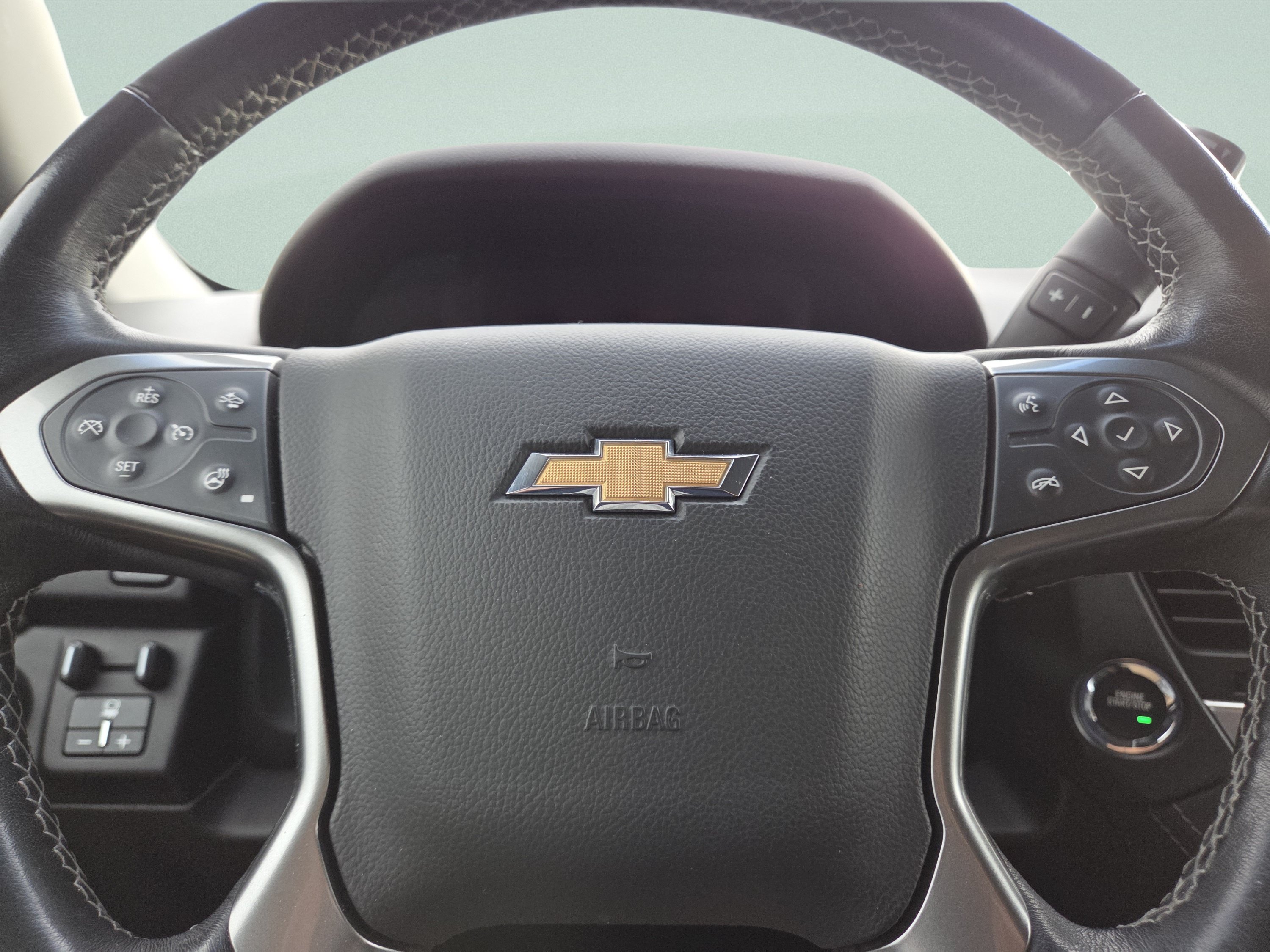 Used 2019 Chevrolet Suburban Premier AWD/4WD image 36