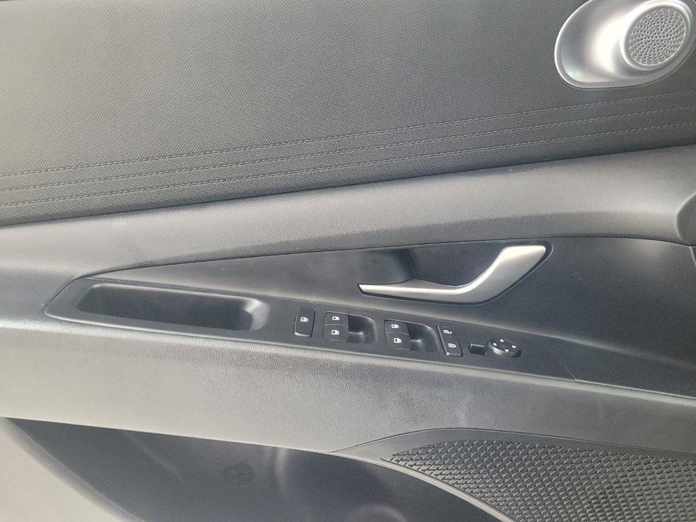 Used 2024 Hyundai Elantra SE FWD image 27