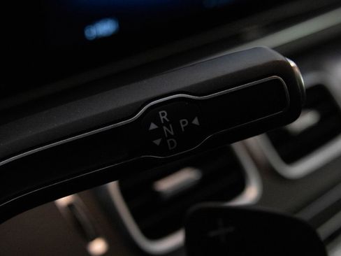 Used 2022 Mercedes-Benz GLS 450 4MATIC image 25