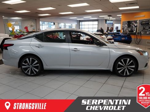 Used 2020 Nissan Altima 2.5 SR w/ Premium Package image 13