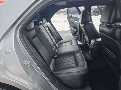 Used 2018 Chrysler 300 S w/ 300S Premium Group image 31